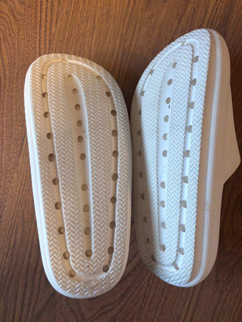 Puffy Slides - Picture 3 of 3